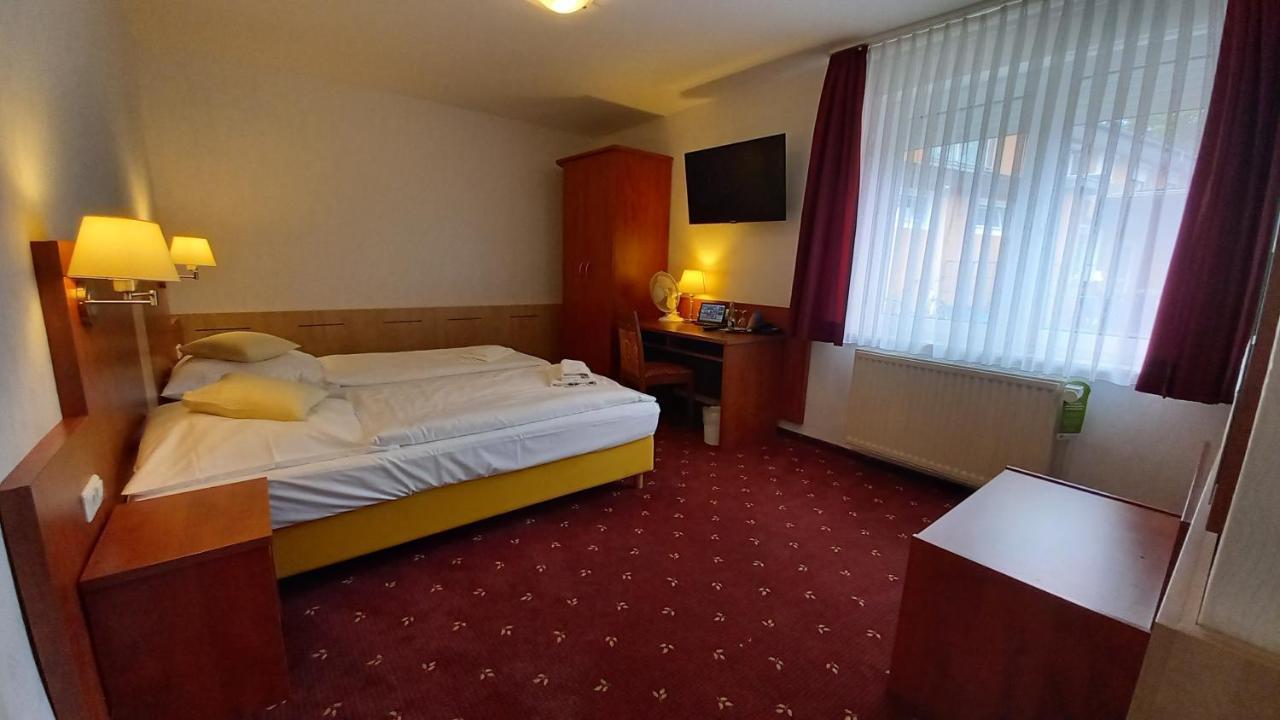 Kraeuterhotel & Restaurant Heidejaeger Mulmshorn Bagian luar foto