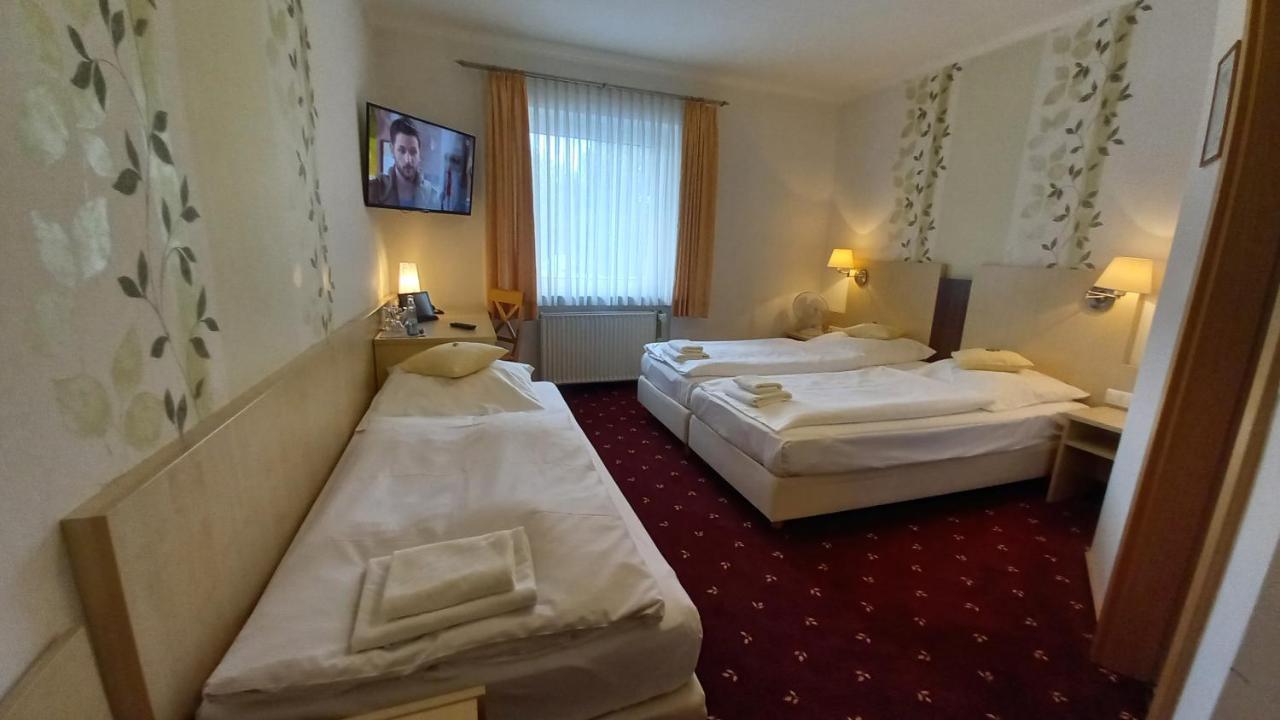 Kraeuterhotel & Restaurant Heidejaeger Mulmshorn Bagian luar foto