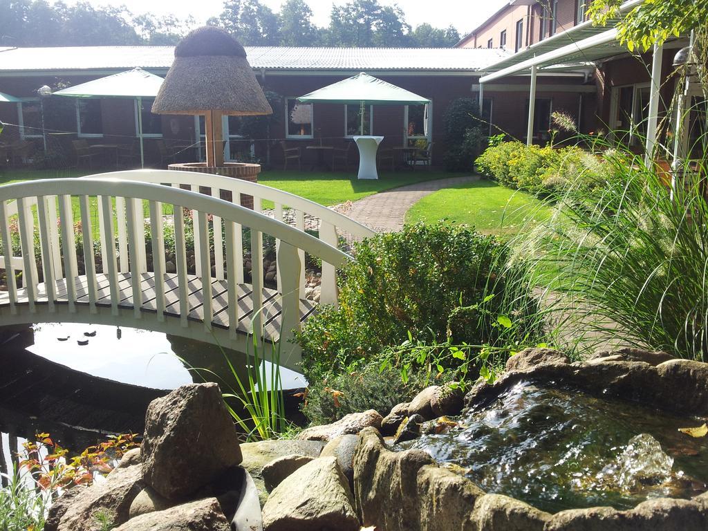 Kraeuterhotel & Restaurant Heidejaeger Mulmshorn Bagian luar foto