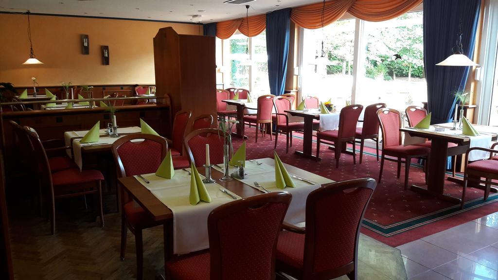 Kraeuterhotel & Restaurant Heidejaeger Mulmshorn Bagian luar foto