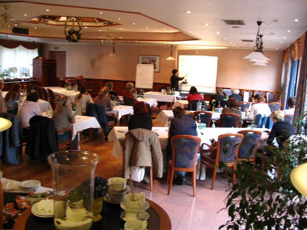 Kraeuterhotel & Restaurant Heidejaeger Mulmshorn Bagian luar foto