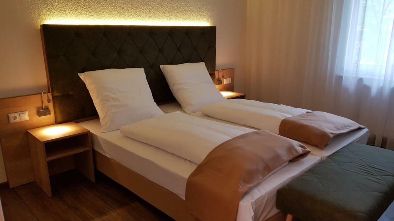 Kraeuterhotel & Restaurant Heidejaeger Mulmshorn Bagian luar foto
