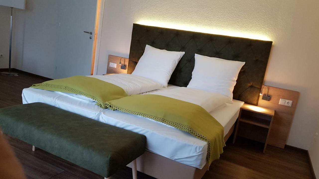 Kraeuterhotel & Restaurant Heidejaeger Mulmshorn Bagian luar foto