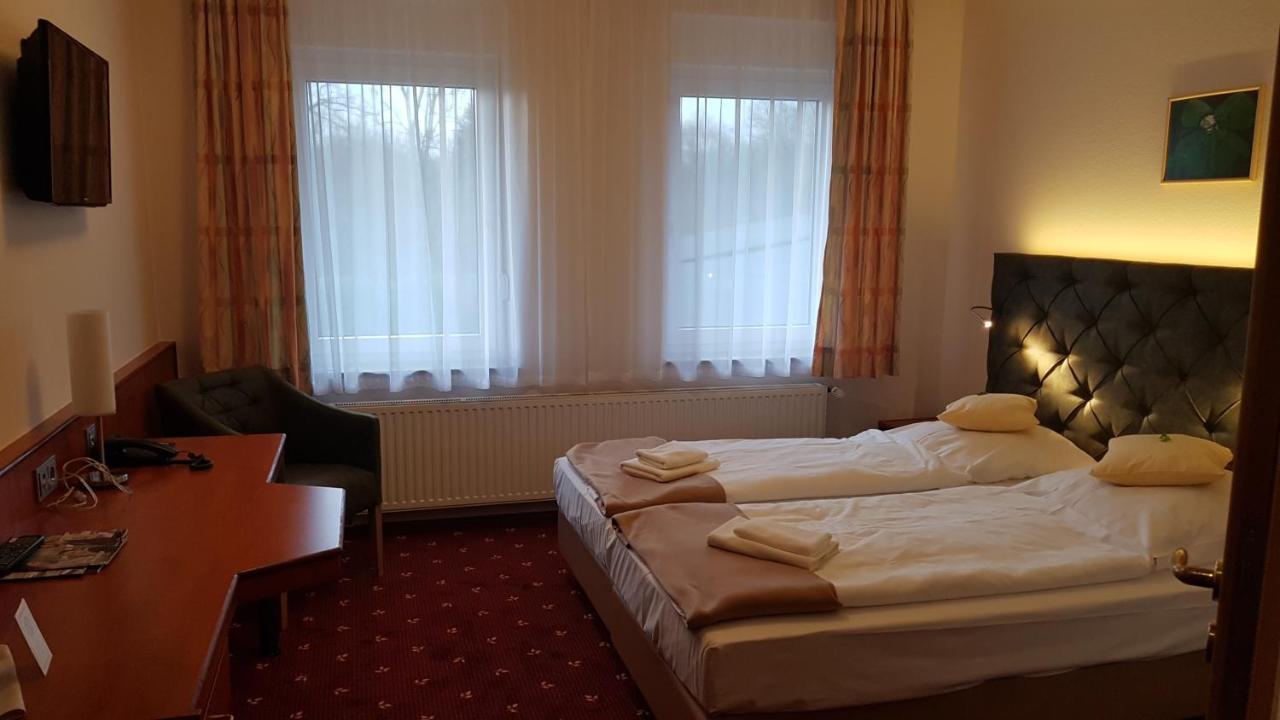 Kraeuterhotel & Restaurant Heidejaeger Mulmshorn Bagian luar foto